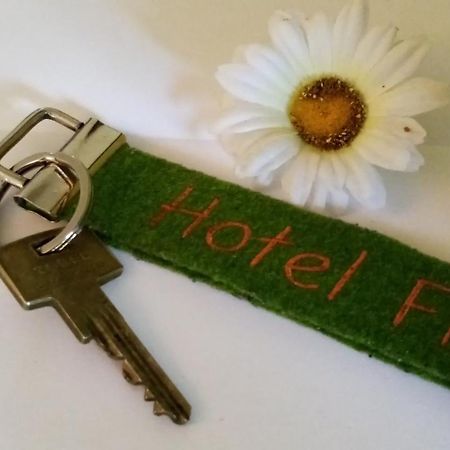 Hotel Flower Power Hehlen Екстер'єр фото